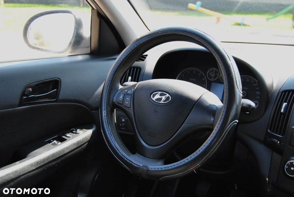 Hyundai i30 1.6 Comfort - 10