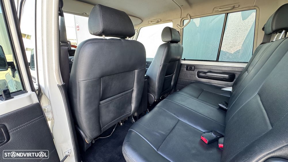 Toyota Land Cruiser D-4D - 40