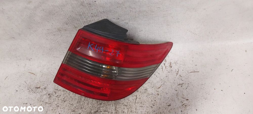.  TYL TYLNA LAMPA PRAWA MERCEDES BENZ B-KLASA W245 - 2