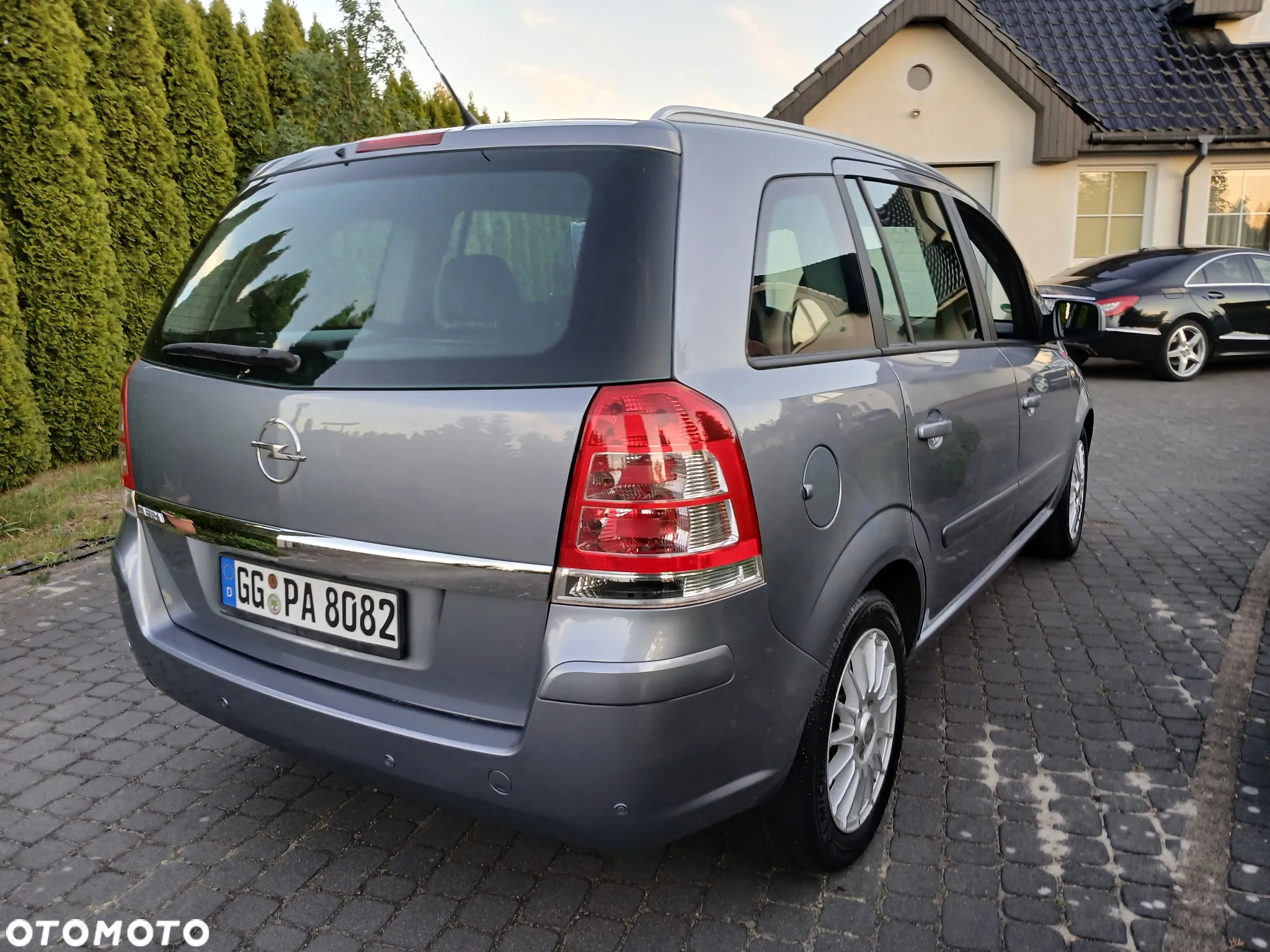 Opel Zafira 1.8 Sport - 11