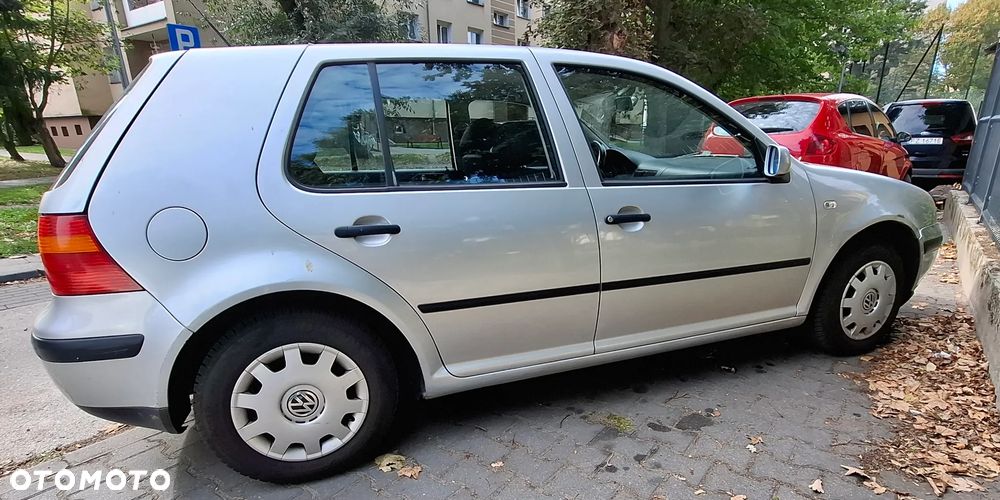 Volkswagen Golf 1.6 Basis - 3