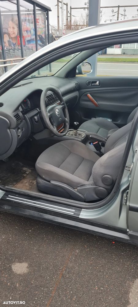 Volkswagen Passat 1.9TDI Highline - 6