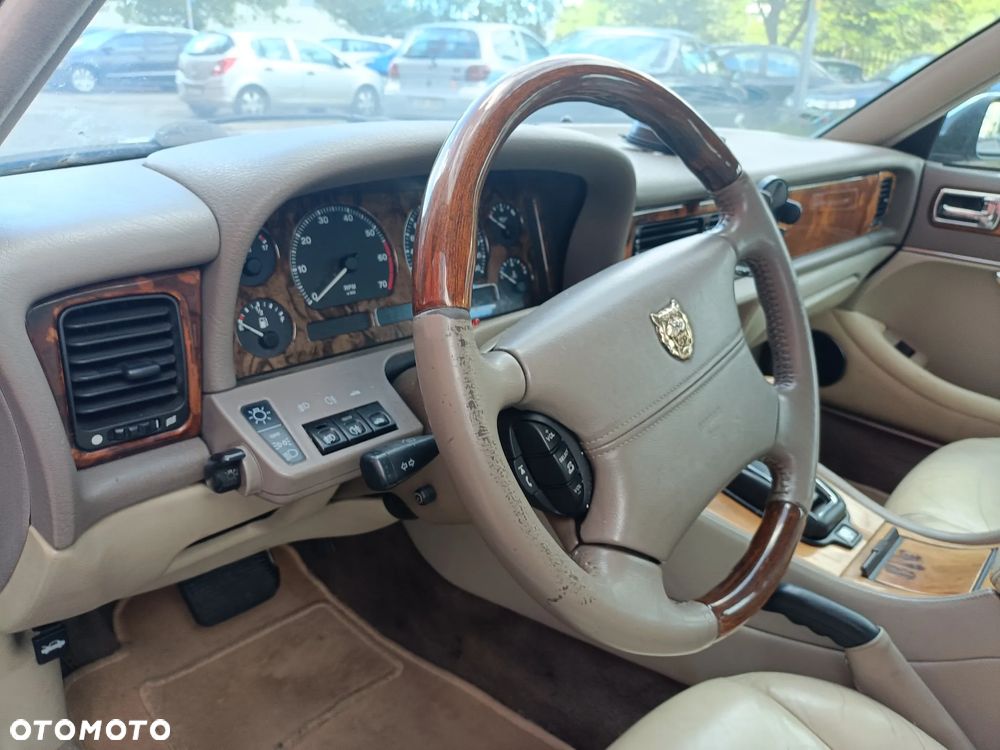 Jaguar XJ - 31