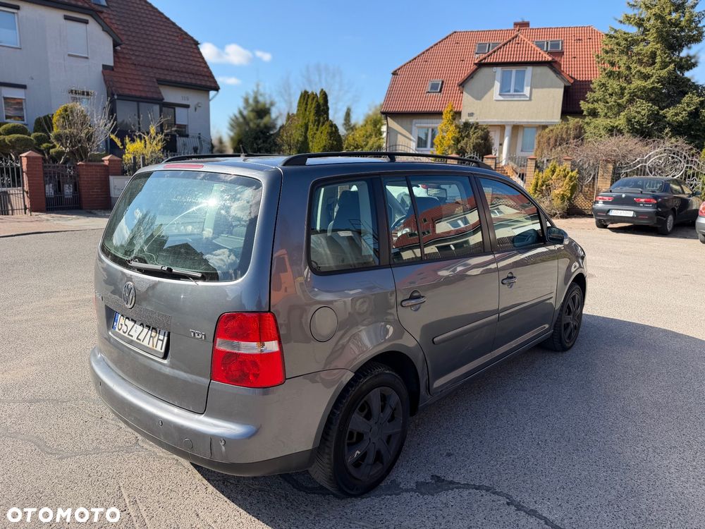 Volkswagen Touran 1.9 TDI Conceptline - 5