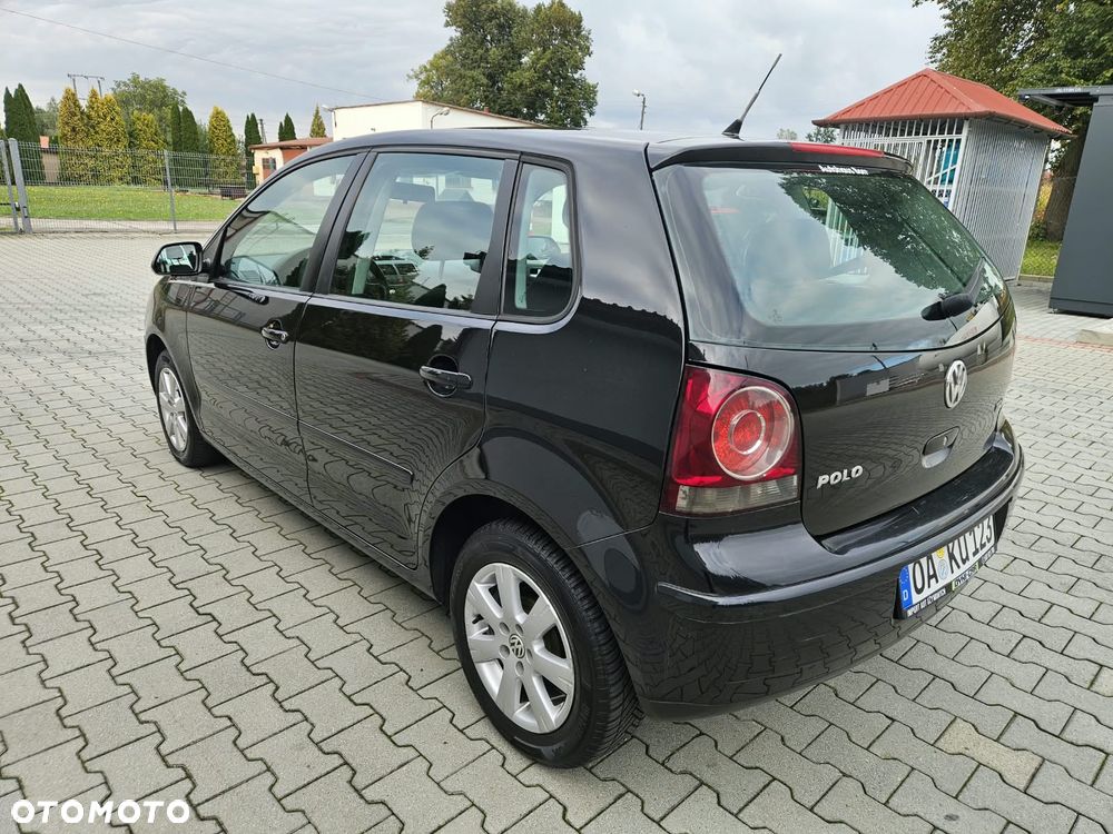 Volkswagen Polo 2006 photo 2