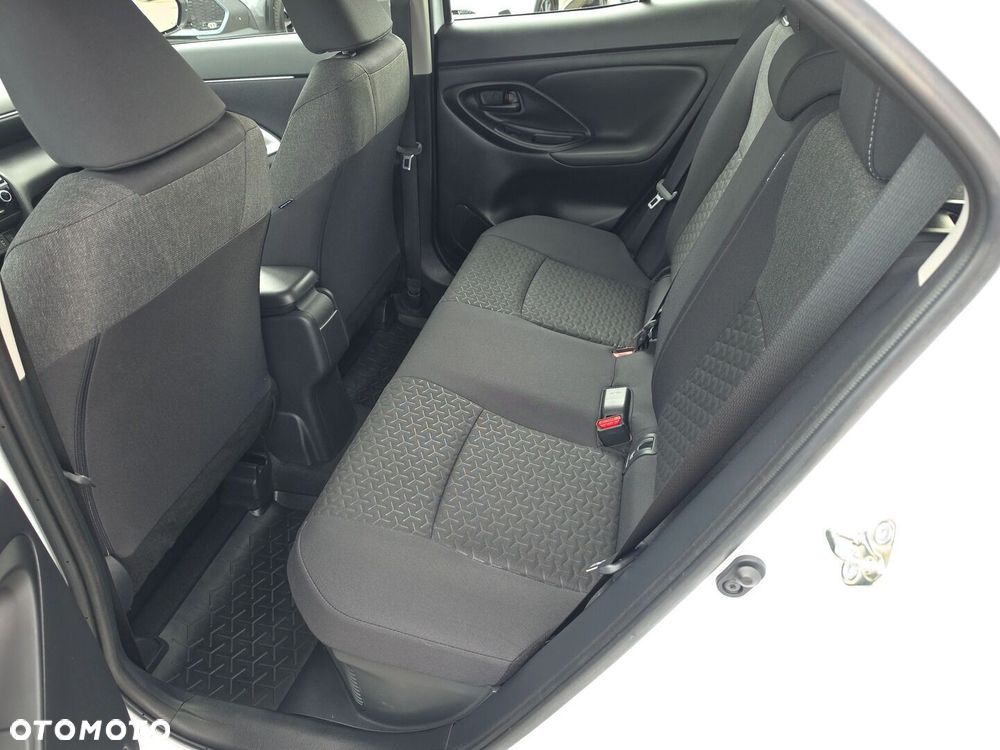 Toyota Yaris Cross Hybrid 1.5 Comfort 4x4 - 15