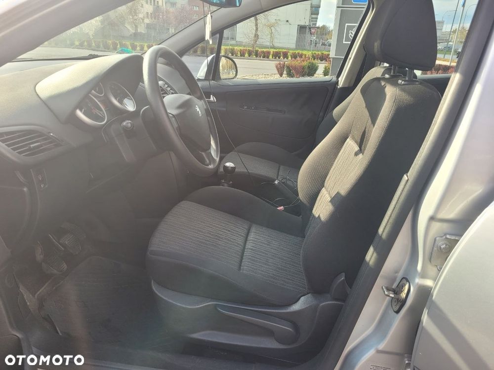 Peugeot 207 1.4 Trendy - 12