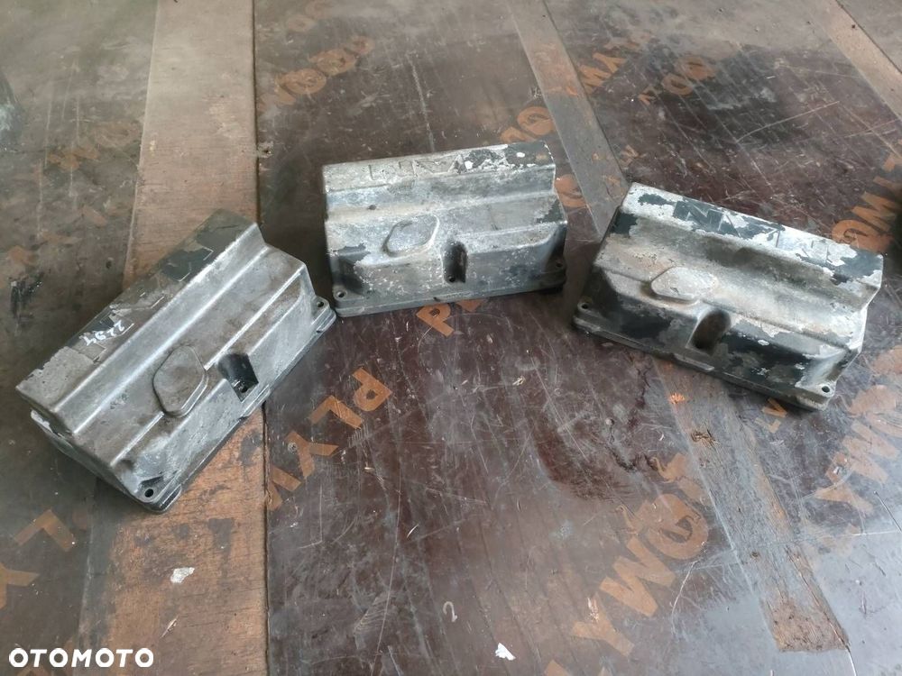 POKRYWA ZAWORÓW MAN L2000 6.9 D0836 - 3