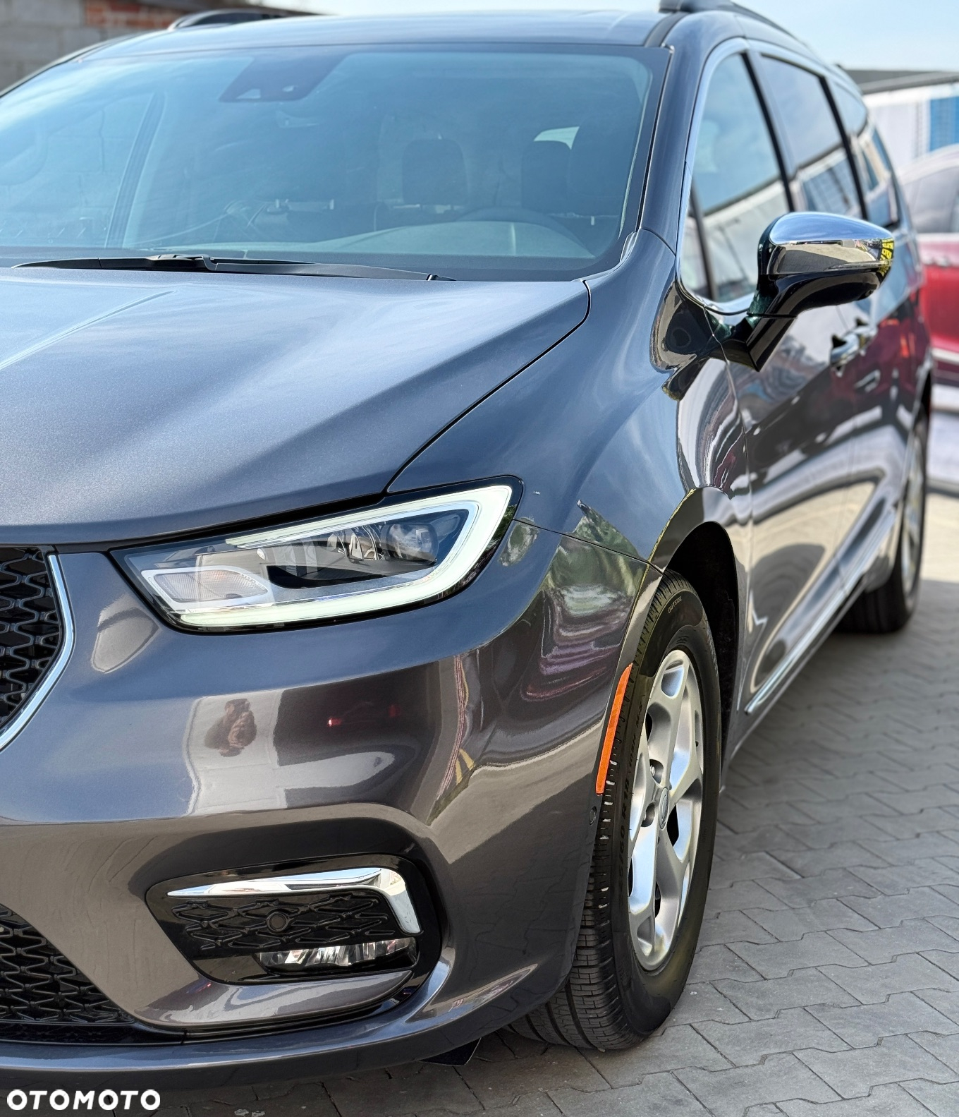 Chrysler Pacifica - 7