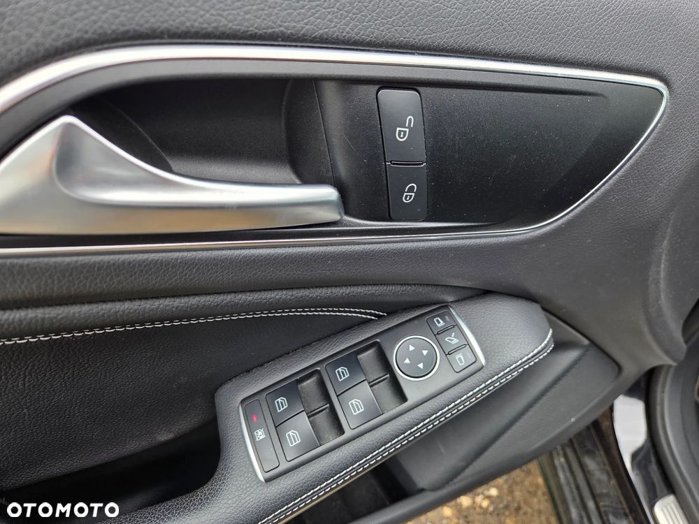 Mercedes-Benz Klasa A 200 Activity Edition - 16