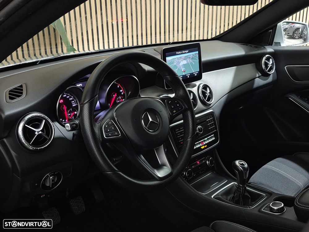 Mercedes-Benz CLA 180 d Shooting Brake Fleet Pack Plus - 14