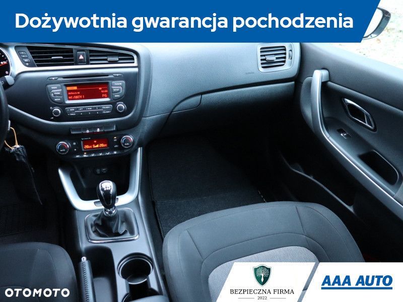 Kia Ceed - 10