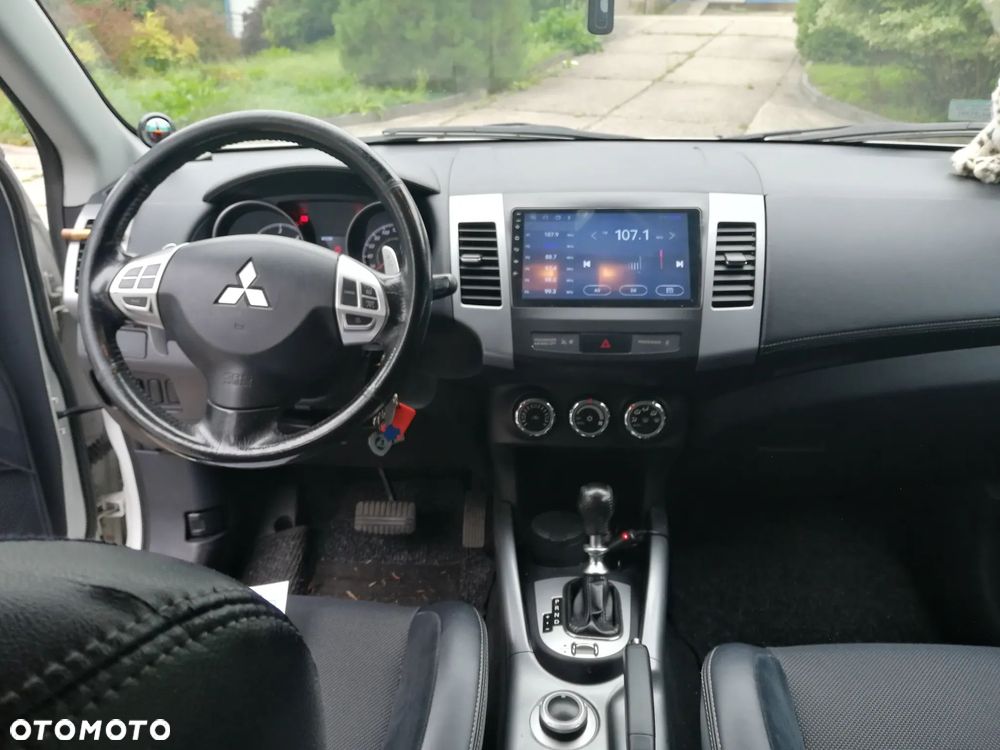 Mitsubishi Outlander 2.2 DID Instyle NAVI TC-SST - 5