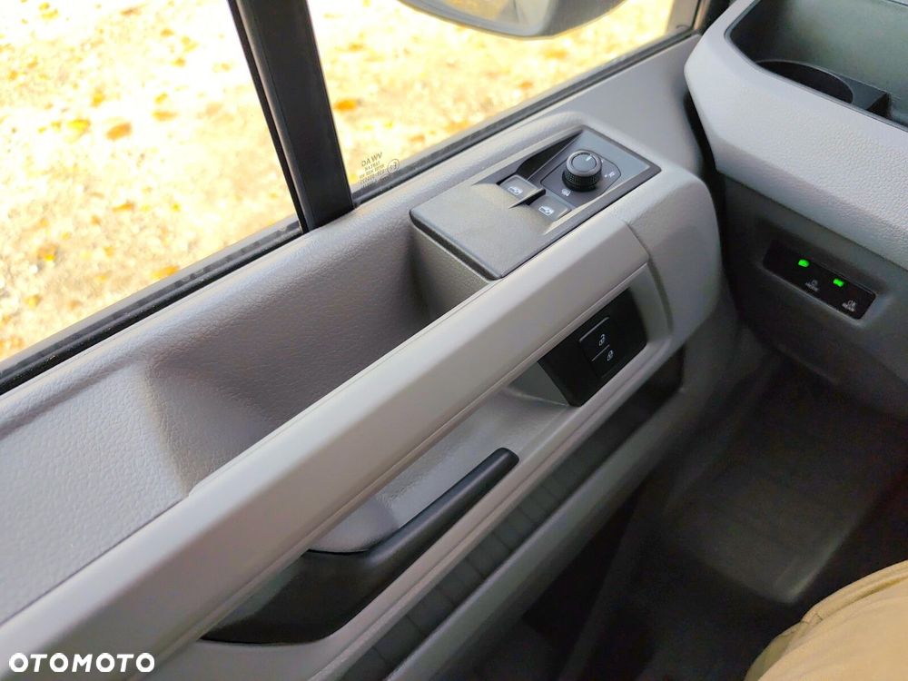 Volkswagen Crafter 35 furgon 177km Automat 3640 - 26