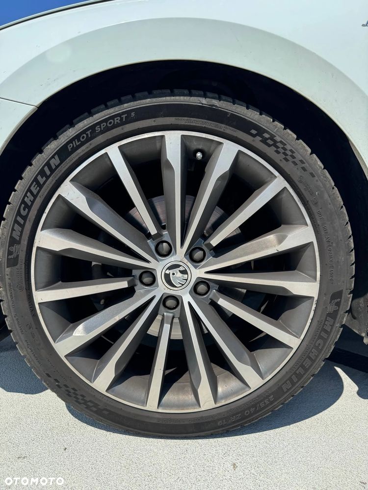 Skoda Superb 2.0 TDI 4x4 L&K DSG - 26