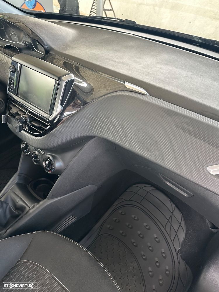 Peugeot 208 1.2 PureTech Style - 6