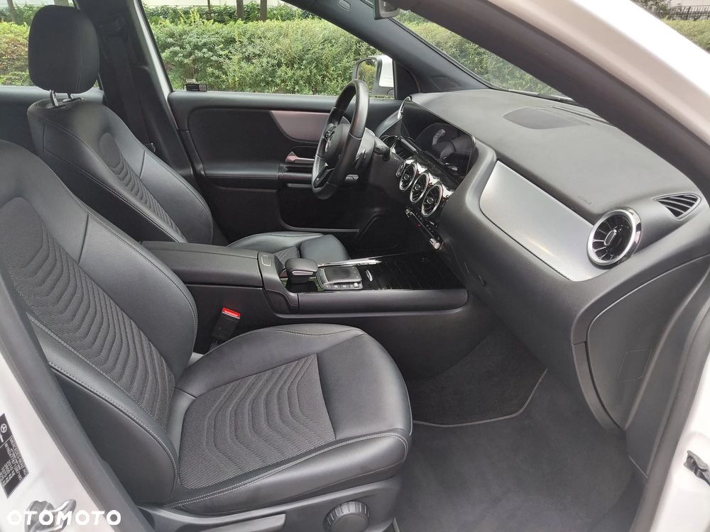 Mercedes-Benz GLA 200 Style - 16