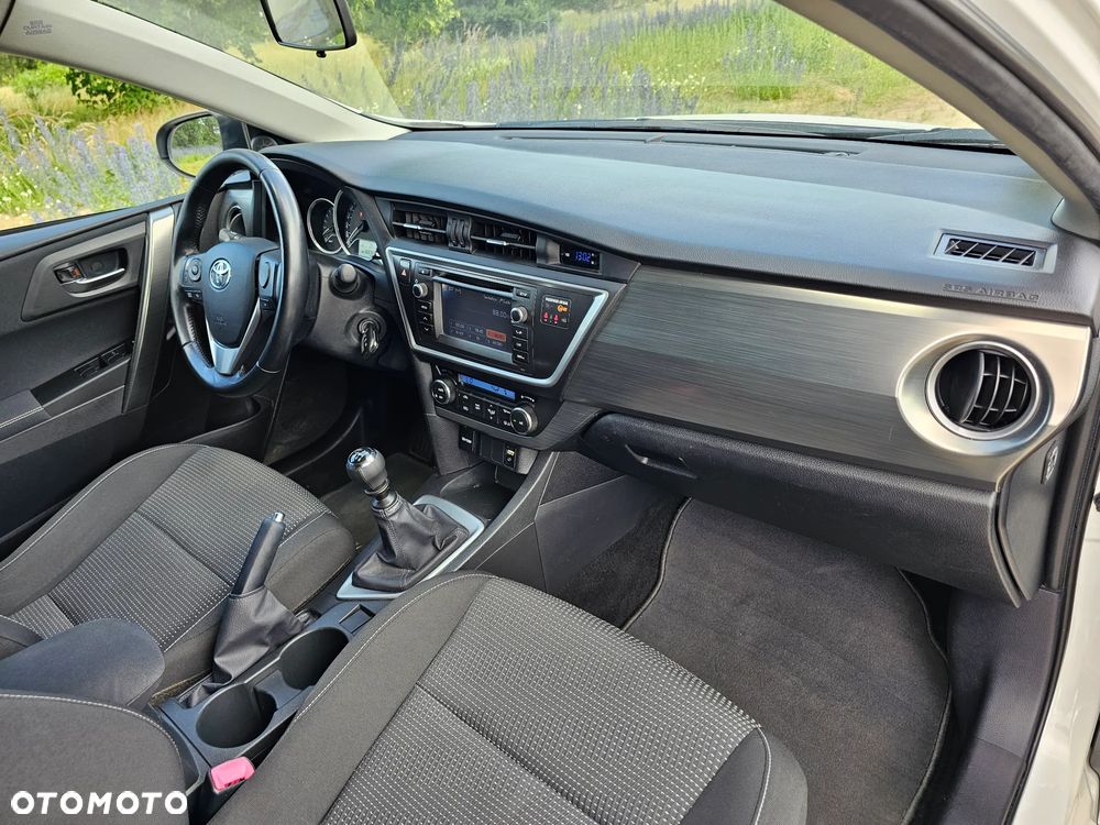 Toyota Auris 1.6 Executive - 40