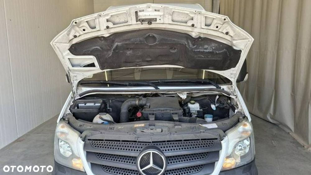 Mercedes-Benz Sprinter - 11