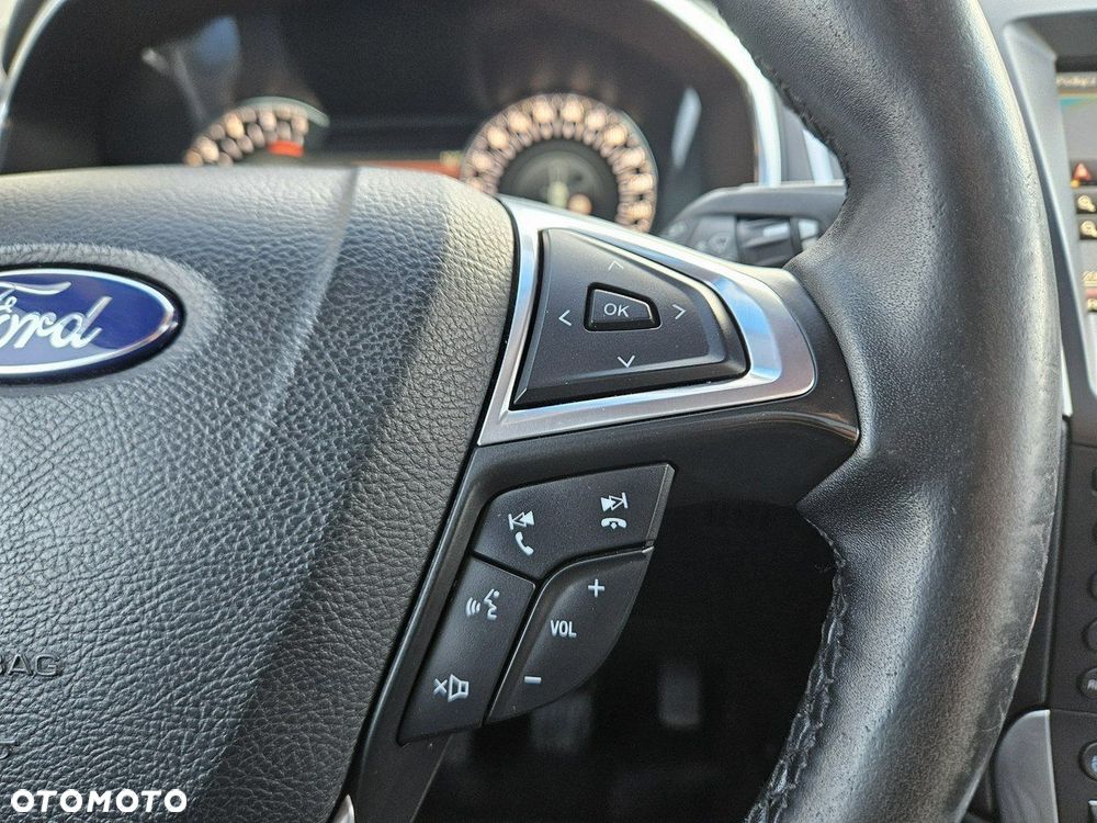 Ford Edge 2.0 TDCi 4x4 Titanium - 31