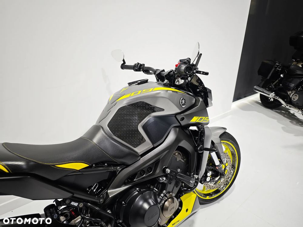 Yamaha MT - 7