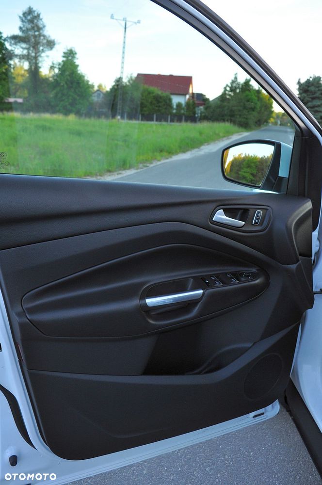 Ford Kuga 2.0 TDCi 2x4 Business Edition - 26