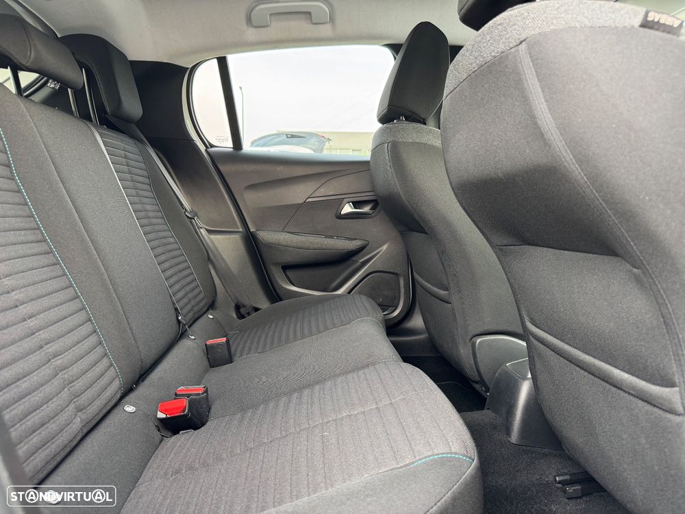 Peugeot 208 - 8