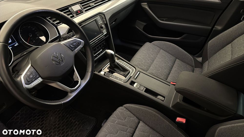 Volkswagen Passat - 9
