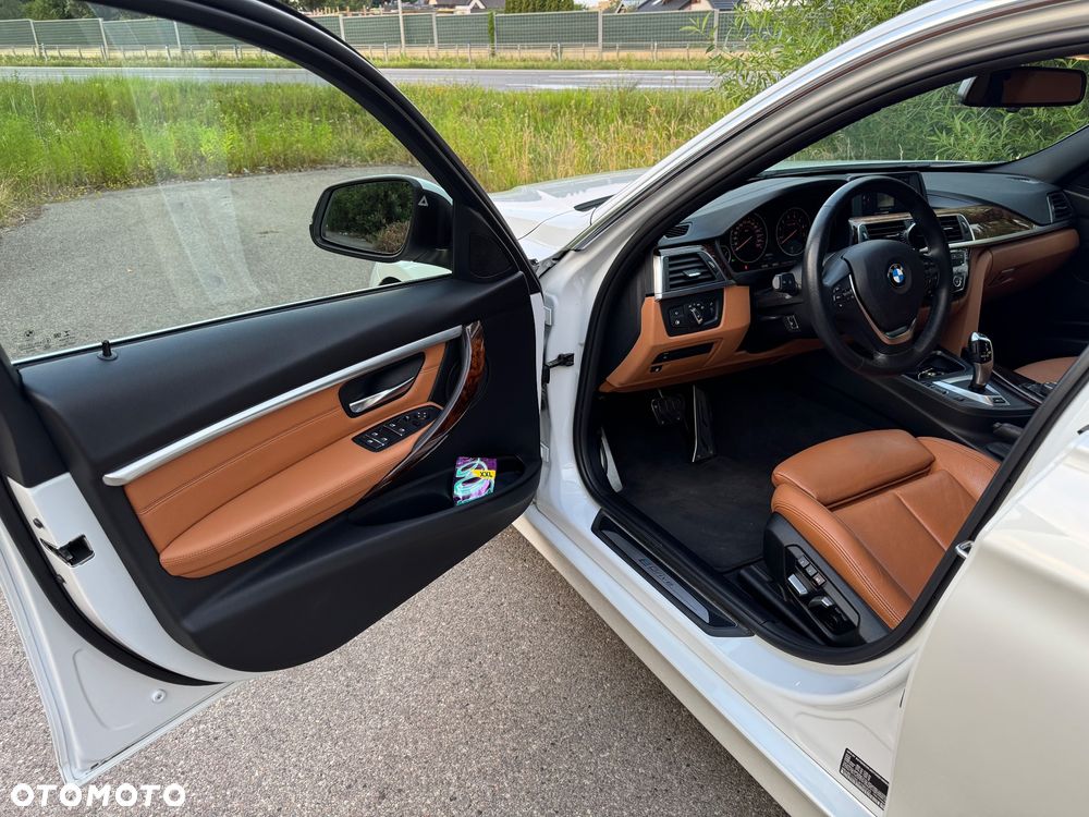BMW Seria 3 330e iPerformance Luxury Line - 13