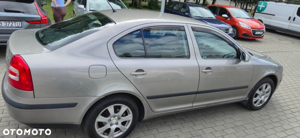 Skoda Octavia 1.6 Tour - 6