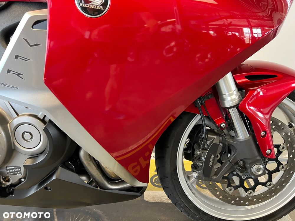 Honda VFR - 29
