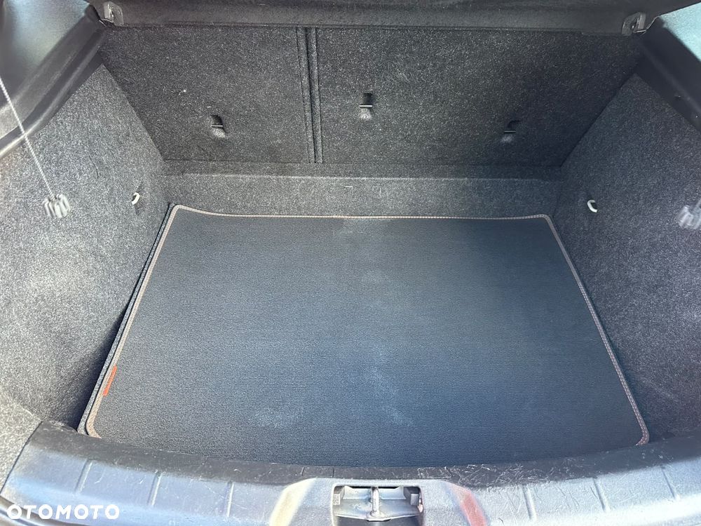 Volvo V40 D2 Base - 23