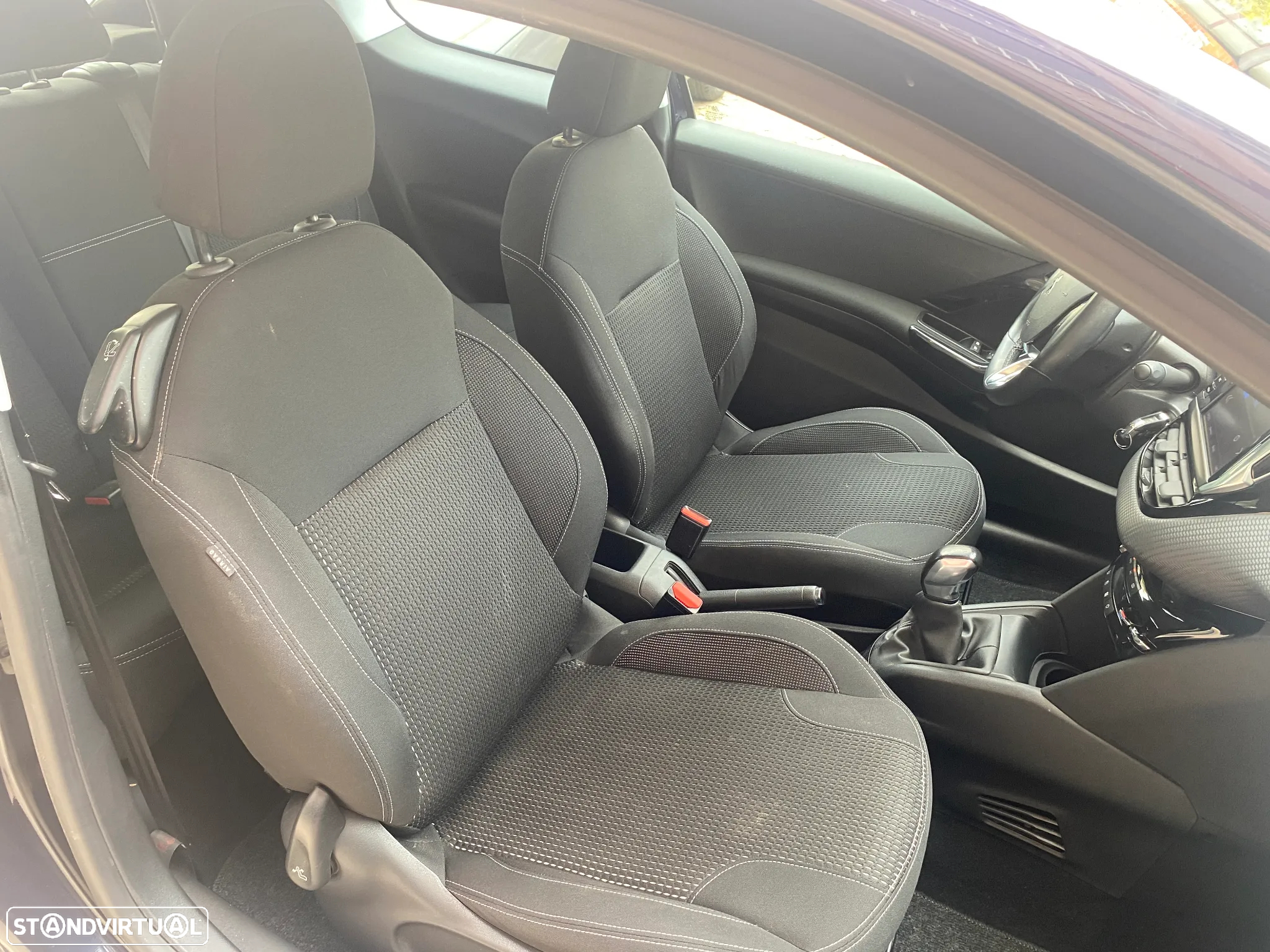 Peugeot 208 1.2 PureTech GT Line - 27