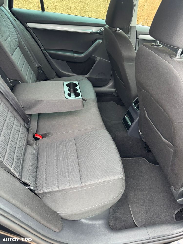 Skoda Octavia 2.0 TDI DSG Style - 11