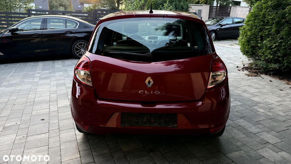 Renault Clio - 9