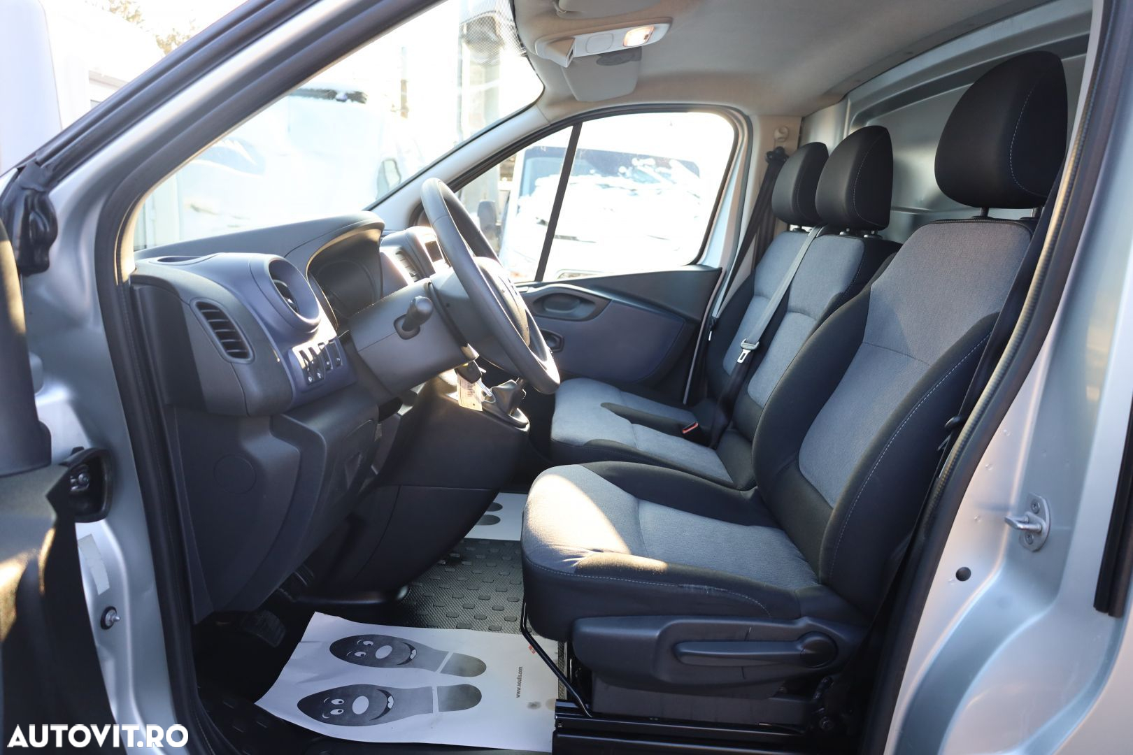 Opel Vivaro - 13