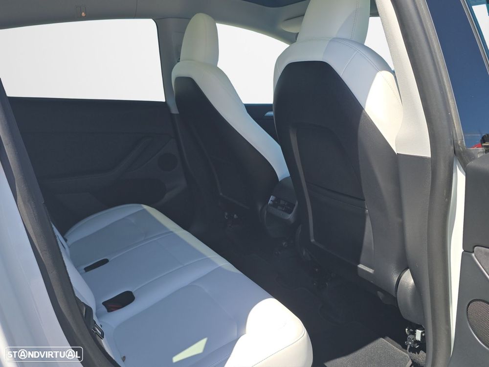 Tesla Model Y Premium Long Range Dual Motor AWD - 17