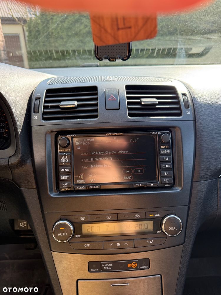 Toyota Avensis 2.0 D-4D Sol+NAVI - 17