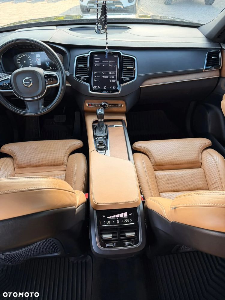 Volvo XC 90 - 9