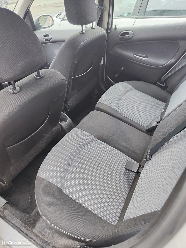 Peugeot 206 1.1 Color Line - 10