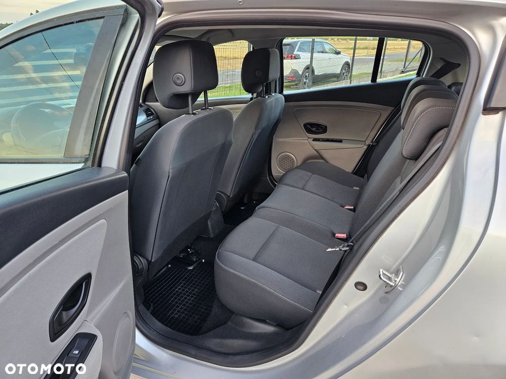 Renault Megane 1.5 dCi Expression - 14