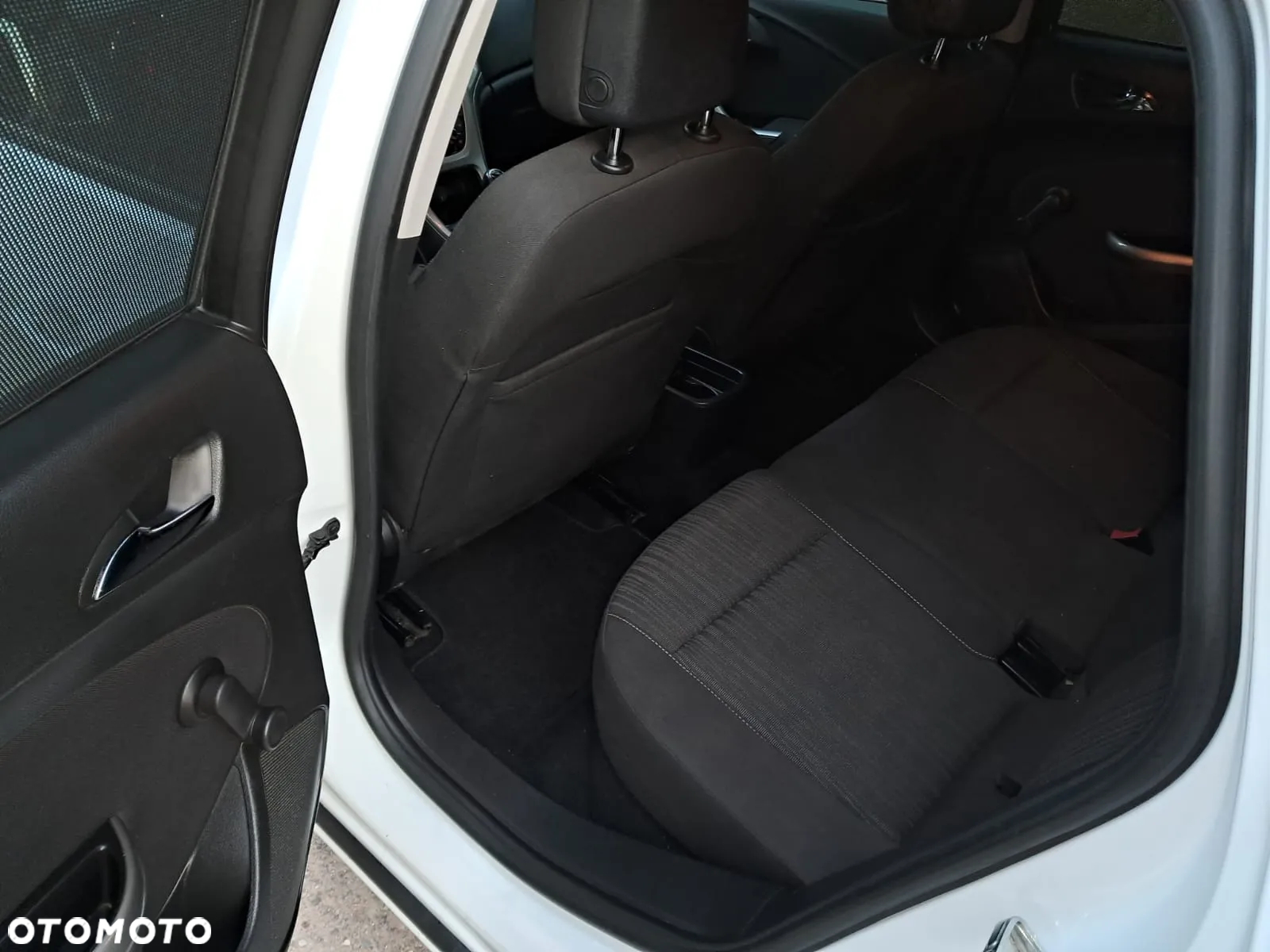 Opel Astra IV 1.4 Sport - 9