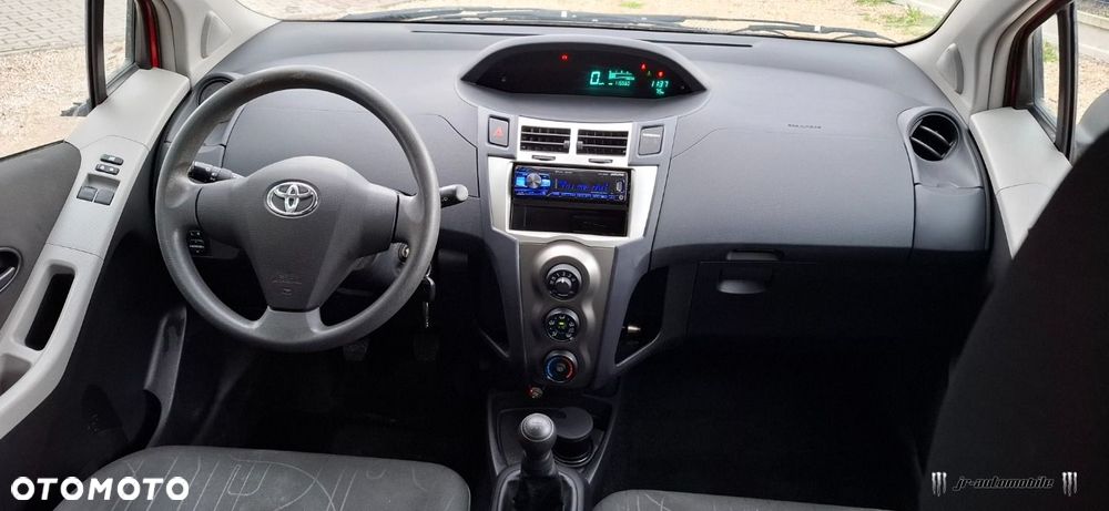 Toyota Yaris - 4