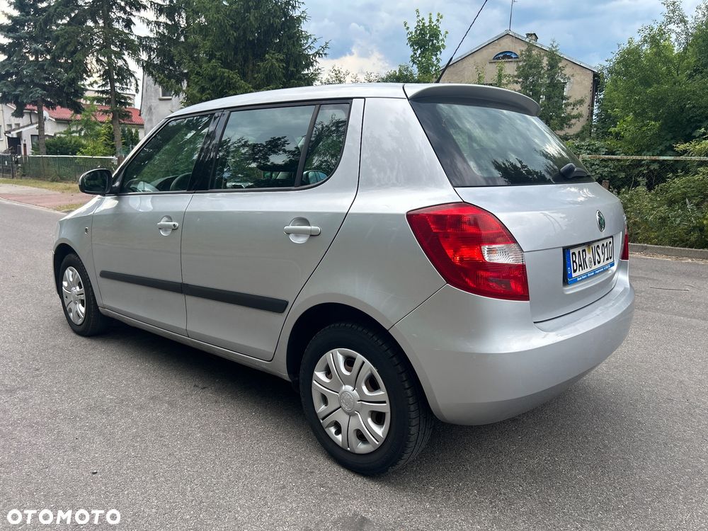 Skoda Fabia 1.4 Sedan Ambiente - 6