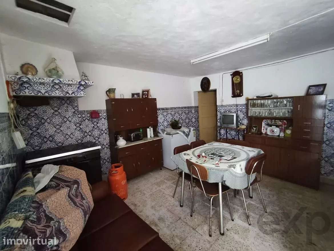 Casa tradicional com 3 assoalhadas na Comenda - Grande imagem: 4/11