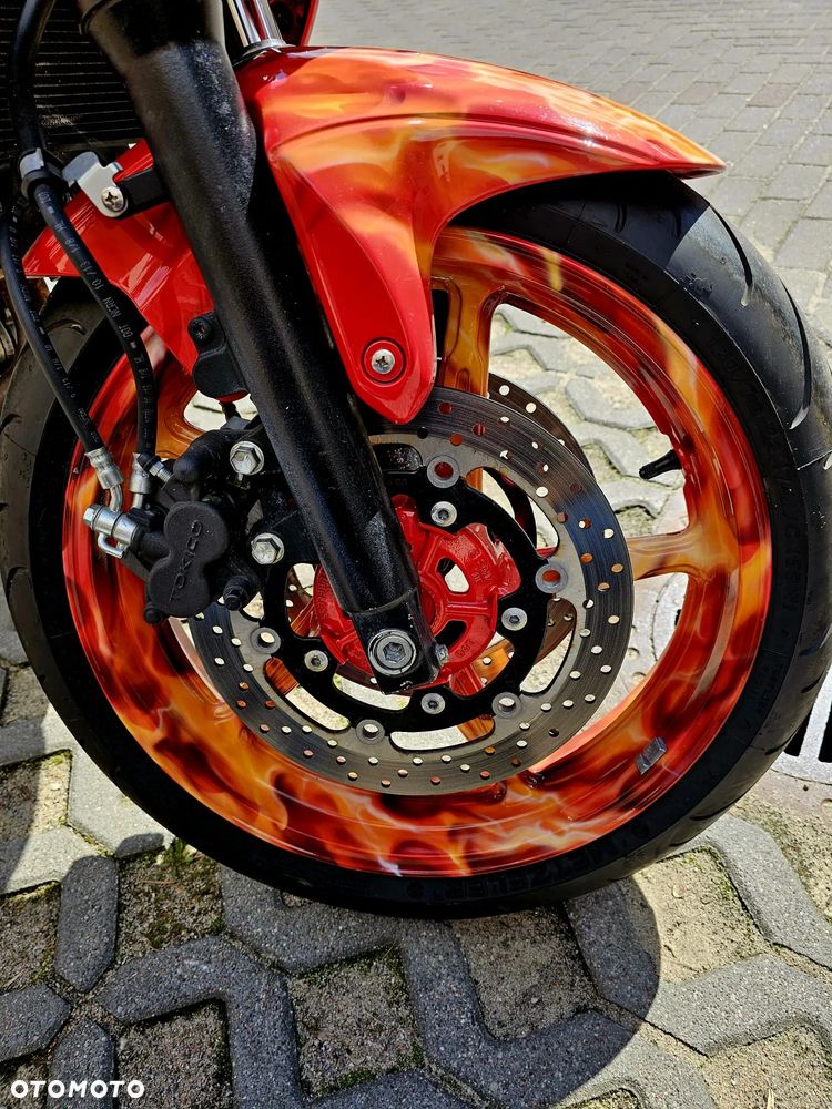Suzuki Gladius - 5