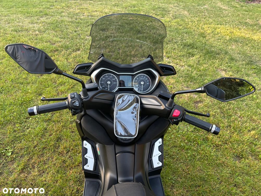Yamaha X-max - 12