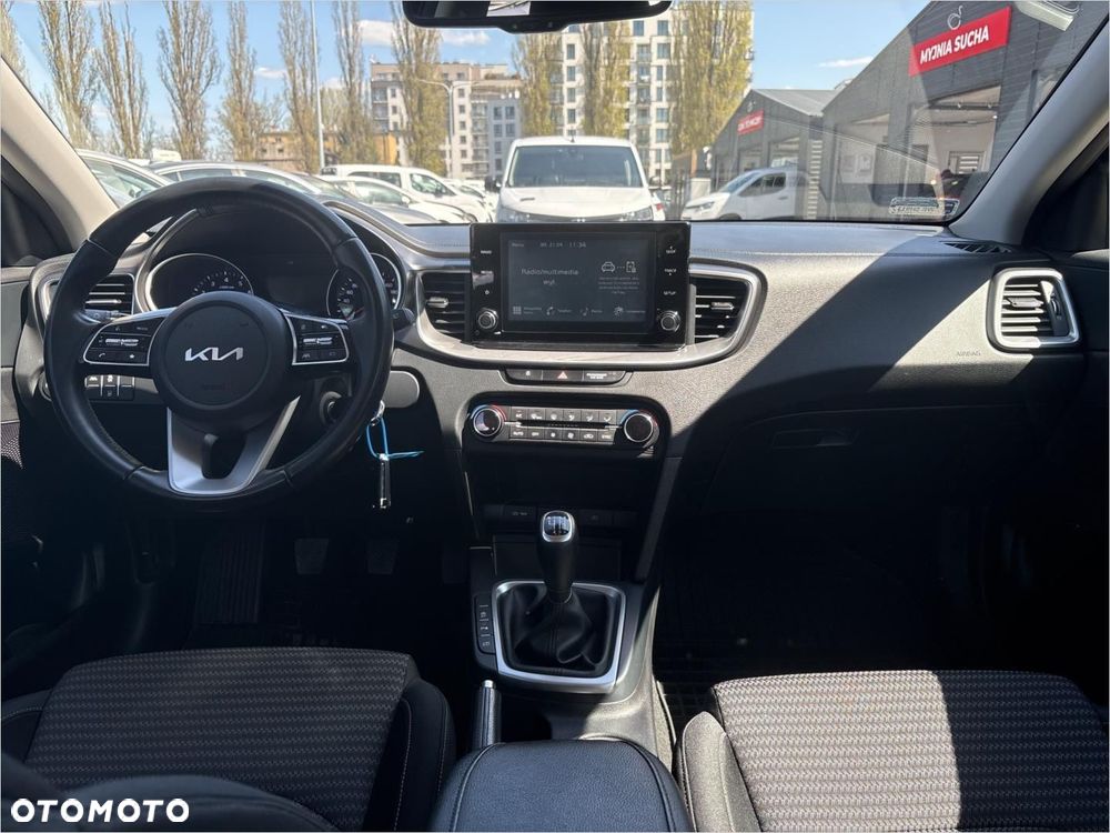 Kia Ceed 1.5 T-GDI M - 11