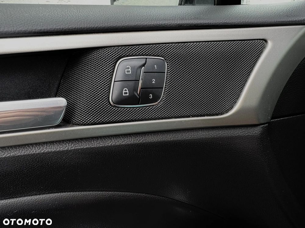 Ford Fusion - 18