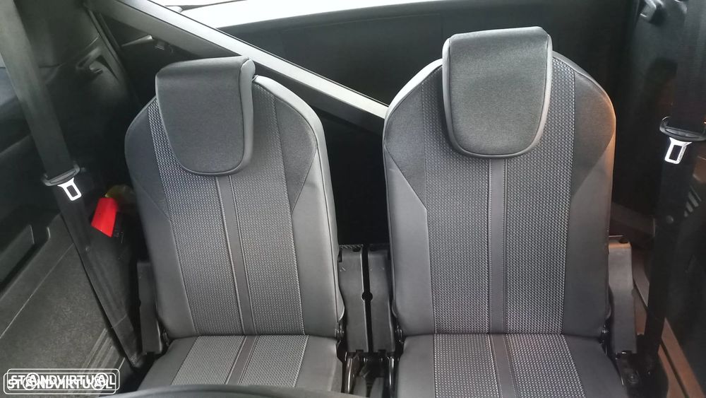 Peugeot 5008 1.5 BlueHDi GT EAT8 - 17